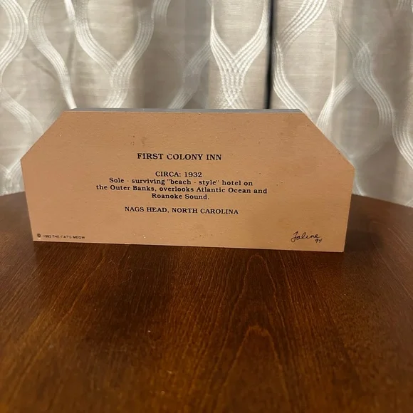 The Cat’s Meow Set of Three Decorative Wooden Buildings - Picture 7 of 9